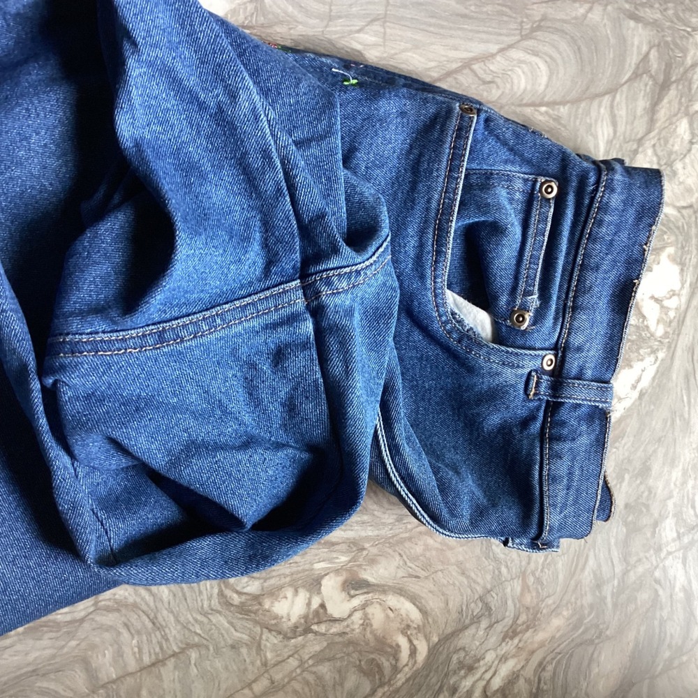 Quacker Factory Floral Embroidered High Rise Straight Leg Blue Denim Jeans 16 - Picture 4 of 8